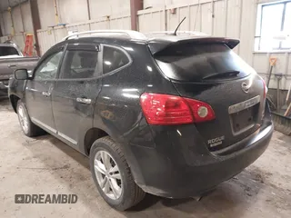 2015 Nissan Rogue S z VIN JN8AS5MVXFW251118, wystawiony jako IAAI lot #41381834 z przebiegiem 55 762 mil mil oraz . Historia ofert i sprzedaży dostępna na DreamBid. Obrazek 3.