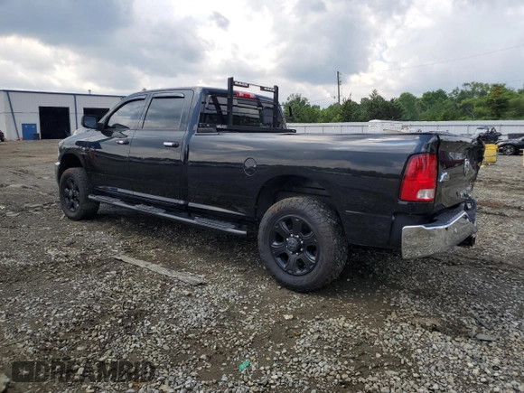 2017 Ram 2500 SLT z VIN 3C6UR5JL4HG721238, wystawiony jako Copart lot #62029205 z przebiegiem 100 187 mil mil oraz Szkoda całkowita • Salvage title. Historia ofert i sprzedaży dostępna na DreamBid. Obrazek 2.