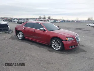 2012 Chrysler 300 Limited z VIN 2C3CCACG7CH250858, wystawiony jako IAAI lot #41709739 z przebiegiem 236 991 mil mil oraz . Historia ofert i sprzedaży dostępna na DreamBid. Obrazek 1.