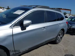 2018 Subaru Outback Limited z VIN 4S4BSENC6J3328392, wystawiony jako IAAI lot #42098722 z przebiegiem 53 981 mil mil oraz . Historia ofert i sprzedaży dostępna na DreamBid. Obrazek 15.