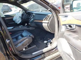 2016 Volvo XC90 T6 Inscription with VIN YV4A22PL1G1081831, listed as a IAAI auction lot 41808463 with 92,718 mi miles. Bid and sale history available at carsss.com. Image 5.