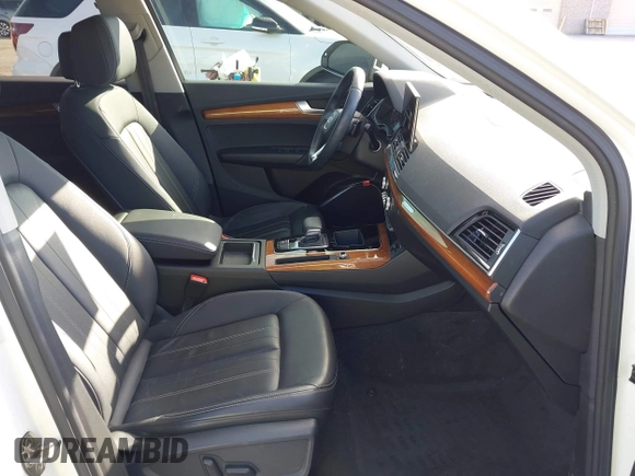 2021 Audi Q5 Premium z VIN WA1AAAFY1M2133438, wystawiony jako IAAI lot #42684944 z przebiegiem 35 794 mil mil oraz . Historia ofert i sprzedaży dostępna na DreamBid. Obrazek 5.