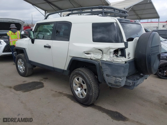 2014 Toyota FJ Cruiser with VIN JTEBU4BF7EK177741, listed as a IAAI auction lot 41871477 with 195,262 mi miles. Bid and sale history available at carsss.com. Image 3.