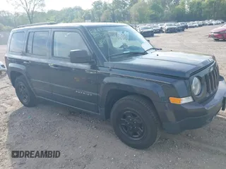 2016 Jeep Patriot Sport z VIN 1C4NJPBB4GD569821, wystawiony jako IAAI lot #42183640 z przebiegiem 100 899 mil mil oraz . Historia ofert i sprzedaży dostępna na DreamBid. Obrazek 1.