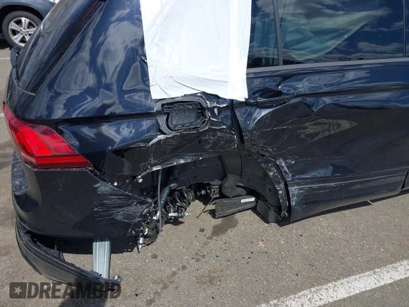 2024 Volkswagen Tiguan SE R-Line Black с VIN 3VV8B7AX0RM112035, выставлен на аукционе IAAI как лот 41978774 с пробегом 7 658 миль миль и . История ставок и продаж доступна на DreamBid. Изображение 6.