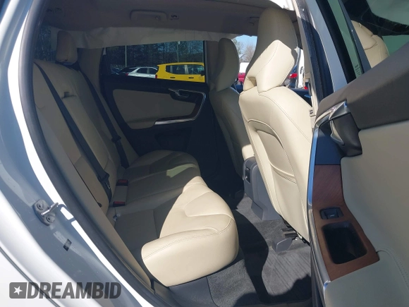 2017 Volvo XC60 Inscription with VIN YV440MDU1H2036136, listed as a IAAI auction lot 41481058 with 1 mi miles. Bid and sale history available at carsss.com. Image 8.