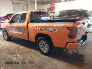 2023 Nissan Frontier S z VIN 1N6ED1CL7PN647236, wystawiony jako IAAI lot #41433437 z przebiegiem 28 683 mil mil oraz . Historia ofert i sprzedaży dostępna na DreamBid. Obrazek 3.
