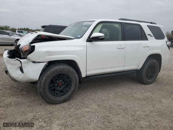 2022 Toyota 4Runner TRD Off Road Premium with VIN JTERU5JR5N6077033, listed as a Copart auction lot 45323235 with 33,746 mi miles and Salvage Title. Bid and sale history available at carsss.com. Image 1.