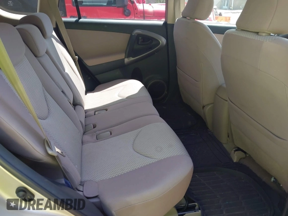 2006 Toyota RAV4 with VIN JTMZD33V866004405, listed as a IAAI auction lot 42090377 with 132,232 mi miles. Bid and sale history available at carsss.com. Image 8.