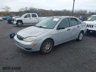 2007 Ford Focus S with VIN 1FAHP34N47W261179, listed as a IAAI auction lot 41931042 with 216,400 mi miles. Bid and sale history available at carsss.com. Image 2.
