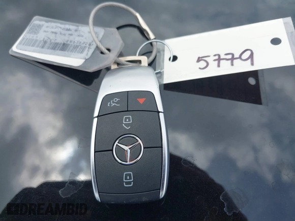 2025 Mercedes-Benz CLA 250 z VIN W1K5J4GB3SN516138, wystawiony jako IAAI lot #41903335 z przebiegiem 12 318 mil mil oraz . Historia ofert i sprzedaży dostępna na DreamBid. Obrazek 11.
