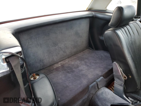 1984 Mercedes-Benz 380 SL z VIN WDBBA45A4EA012313, wystawiony jako Copart lot #44551575 z przebiegiem 105 202 mil mil oraz Czysty tytuł • Clean title. Historia ofert i sprzedaży dostępna na DreamBid. Obrazek 10.
