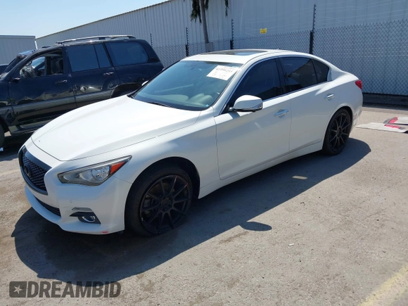 2015 Infiniti Q50 Premium with VIN JN1BV7AP8FM333176, listed as a IAAI auction lot 41990285 with 160,458 mi miles. Bid and sale history available at carsss.com. Image 2.
