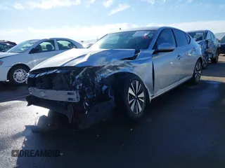 2019 Nissan Altima 2.5 SV with VIN 1N4BL4DV9KC178879, listed as a IAAI auction lot 41611524 with 71,051 mi miles. Bid and sale history available at carsss.com. Image 18.