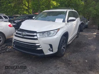 2017 Toyota Highlander LE z VIN 5TDZZRFH1HS227592, wystawiony jako IAAI lot #42162545 z przebiegiem 113 102 mil mil oraz . Historia ofert i sprzedaży dostępna na DreamBid. Obrazek 2.