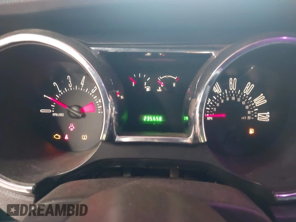 2008 Ford Mustang Deluxe with VIN 1ZVHT84N285117234, listed as a IAAI auction lot 42371134 with 235,658 mi miles and . Bid and sale history available at DreamBid. Image 7.