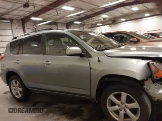 2007 Toyota RAV4 Limited with VIN JTMZD31V975061545, listed as a IAAI auction lot 41710996 with 196,998 mi miles. Bid and sale history available at carsss.com. Image 14.