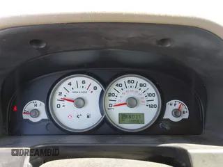 2006 Ford Escape XLS z VIN 1FMYU02Z96KA47068, wystawiony jako IAAI lot #42588037 z przebiegiem 139 581 mil mil oraz . Historia ofert i sprzedaży dostępna na DreamBid. Obrazek 7.