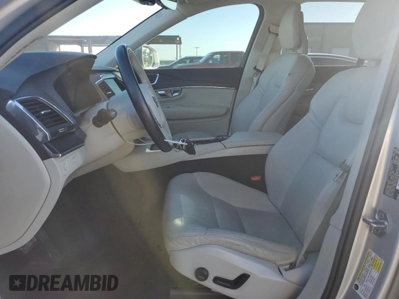 2020 Volvo XC90 Momentum with VIN YV4A221KXL1568925, listed as a Copart auction lot 45366285 with 74,840 mi miles and Salvage Title. Bid and sale history available at DreamBid. Image 7.