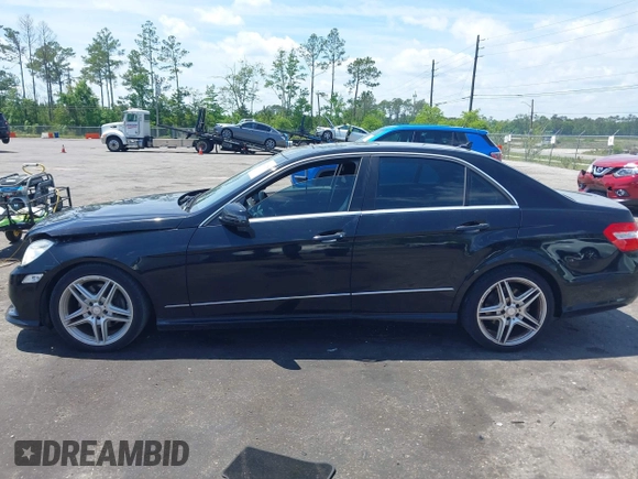 2011 Mercedes-Benz E-Class E 350 Luxury with VIN WDDHF5GB1BA462074, listed as a IAAI auction lot 42017000 with 170,658 mi miles. Bid and sale history available at carsss.com. Image 14.