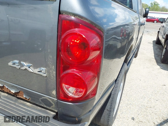 2008 Dodge 1500 SLT with VIN 1D7HU18238S500517, listed as a IAAI auction lot 42126774 with 173,373 mi miles. Bid and sale history available at carsss.com. Image 6.