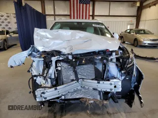 2025 Cadillac XT5 FWD Premium Luxury with VIN 1GYKNCRSXSZ106707, listed as a Copart auction lot 86919854 with 1,879 mi miles and Salvage Title. Bid and sale history available at DreamBid. Image 5.