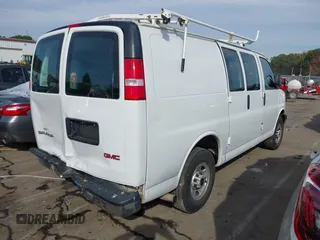 2020 GMC Savana Cargo Van with VIN 1GTW7AFG7L1265254, listed as a IAAI auction lot 40863188 with 86,054 mi miles. Bid and sale history available at carsss.com. Image 4.