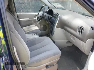 2005 Chrysler Town & Country Touring with VIN 2C8GP54L95R181669, listed as a IAAI auction lot 42065243 with 183,285 mi miles. Bid and sale history available at carsss.com. Image 5.