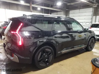 2024 Kia EV9 GT-Line with VIN KNDAEFS58R6021920, listed as a Copart auction lot 87804715 with 17,047 mi miles and Salvage Title. Bid and sale history available at carsss.com. Image 3.