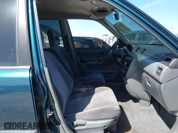 1998 Honda CR-V LX with VIN JHLRD2846WC015210, listed as a IAAI auction lot 42101347 with 238,214 mi miles. Bid and sale history available at carsss.com. Image 5.