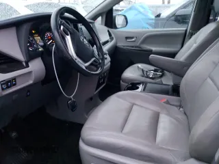 2018 Toyota Sienna XLE with VIN 5TDDZ3DC9JS207322, listed as a Copart auction lot 85513894 with 91,441 mi miles and Salvage Title. Bid and sale history available at carsss.com. Image 7.