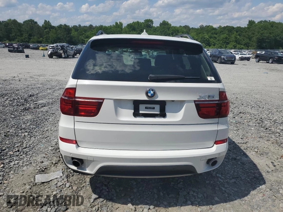2013 BMW X5 xDrive35i z VIN 5UXZV4C52D0G56473, wystawiony jako Copart lot #56563345 z przebiegiem 156 884 mil mil oraz Szkoda całkowita • Salvage title. Historia ofert i sprzedaży dostępna na DreamBid. Obrazek 6.
