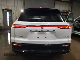 2025 Toyota Crown XLE z VIN JTDACAAJ4S3006538, wystawiony jako Copart lot #52365795 z przebiegiem 1811 mil mil oraz Szkoda całkowita • Salvage title. Historia ofert i sprzedaży dostępna na DreamBid. Obrazek 6.