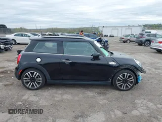 2020 MINI Hardtop Cooper S z VIN WMWXR5C00L2L44737, wystawiony jako IAAI lot #42091511 z przebiegiem 24 356 mil mil oraz . Historia ofert i sprzedaży dostępna na DreamBid. Obrazek 14.