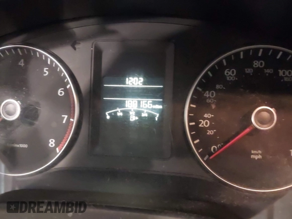 2014 Volkswagen Jetta SE z VIN 3VWD17AJ5EM249216, wystawiony jako IAAI lot #42096885 z przebiegiem 188 166 mil mil oraz . Historia ofert i sprzedaży dostępna na DreamBid. Obrazek 7.