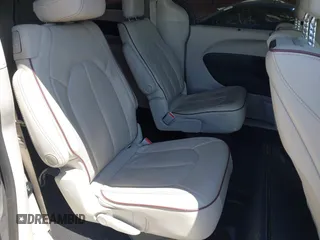 2020 Chrysler Pacifica Limited с VIN 2C4RC1GG1LR184429, выставлен на аукционе IAAI как лот 42701918 с пробегом 73 638 миль миль и . История ставок и продаж доступна на DreamBid. Изображение 8.