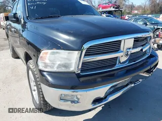 2009 Dodge 1500 Laramie z VIN 1D3HV13T09S758249, wystawiony jako IAAI lot #41923451 z przebiegiem 238 116 mil mil oraz . Historia ofert i sprzedaży dostępna na DreamBid. Obrazek 21.