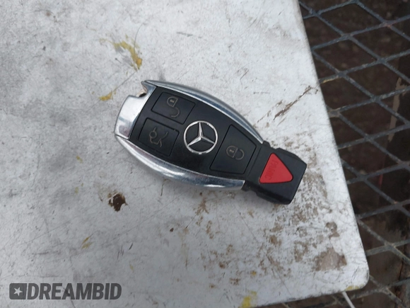 2016 Mercedes-Benz C 450 AMG with VIN 55SWF6EB9GU138684, listed as a IAAI auction lot 41846257 with 121,617 mi miles and . Bid and sale history available at carsss.com. Image 11.