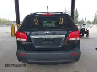 2011 Kia Sorento LX with VIN 5XYKTDA24BG170561, listed as a IAAI auction lot 42011756 with 211,833 mi miles. Bid and sale history available at carsss.com. Image 16.