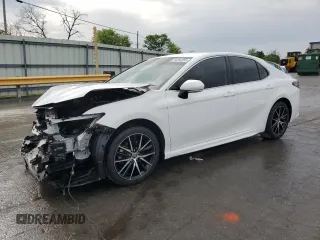 2022 Toyota Camry SE with VIN 4T1G11AK7NU682646, listed as a Copart auction lot 54264955 with 65,835 mi miles and Salvage Title. Bid and sale history available at carsss.com. Image 1.