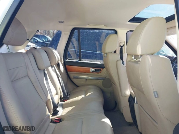 2011 Land Rover Range Rover Sport HSE with VIN SALSF2D43BA268417, listed as a IAAI auction lot 41548080 with 107,901 mi miles. Bid and sale history available at carsss.com. Image 8.