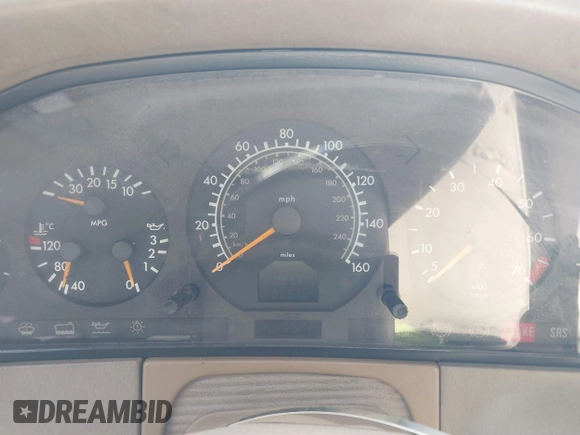 1998 Mercedes-Benz S-Class with VIN WDBGA33G4WA391919, listed as a IAAI auction lot 40139391 with 99,744 mi miles. Bid and sale history available at carsss.com. Image 7.