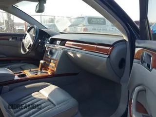 2004 Volkswagen Phaeton V8 z VIN WVWAF63D048009440, wystawiony jako IAAI lot #41495309 z przebiegiem 108 685 mil mil oraz . Historia ofert i sprzedaży dostępna na DreamBid. Obrazek 5.