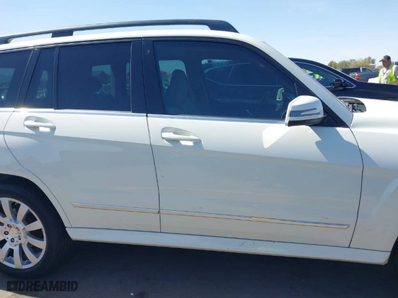 2011 Mercedes-Benz GLK-Class GLK 350 with VIN WDCGG8HB4BF553386, listed as a IAAI auction lot 41708203 with 167,316 mi miles. Bid and sale history available at carsss.com. Image 13.