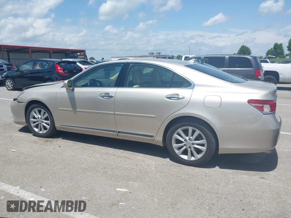 2012 Lexus ES 330 z VIN JTHBK1EG0C2490879, wystawiony jako IAAI lot #42296690 z przebiegiem 104 658 mil mil oraz . Historia ofert i sprzedaży dostępna na DreamBid. Obrazek 14.