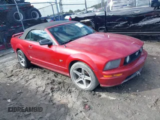 2008 Ford Mustang GT Deluxe with VIN 1ZVHT85H985127428, listed as a IAAI auction lot 41634456 with 177,469 mi miles and . Bid and sale history available at DreamBid. Image 1.