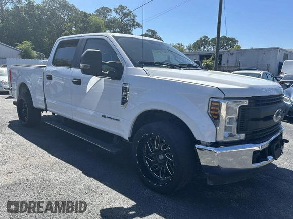 2018 Ford Super Duty F-250 SRW XL with VIN 1FT7W2BT1JEC39660, listed as a IAAI auction lot 42070770 with 300,079 mi miles. Bid and sale history available at carsss.com. Image 1.