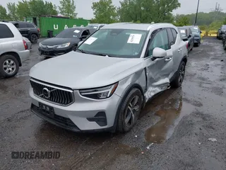2024 Volvo XC40 Core Bright Theme with VIN YV4L12UK9R2311071, listed as a IAAI auction lot 42295970 with 7,113 mi miles and . Bid and sale history available at DreamBid. Image 2.