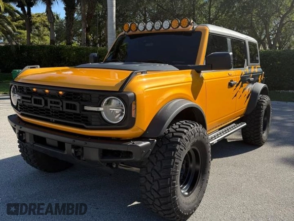 2022 Ford Bronco with VIN 1FMEE5BPXNLB91071, listed as a Copart auction lot 53192765 with 5,263 mi miles and Clean Title. Bid and sale history available at DreamBid. Image 2.