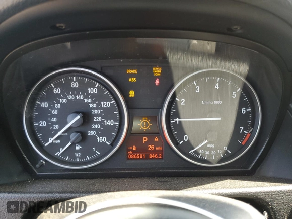 2014 BMW X1 sDrive28i z VIN WBAVM1C57EVW53696, wystawiony jako Copart lot #53142255 z przebiegiem 86 581 mil mil oraz Czysty tytuł • Clean title. Historia ofert i sprzedaży dostępna na DreamBid. Obrazek 9.